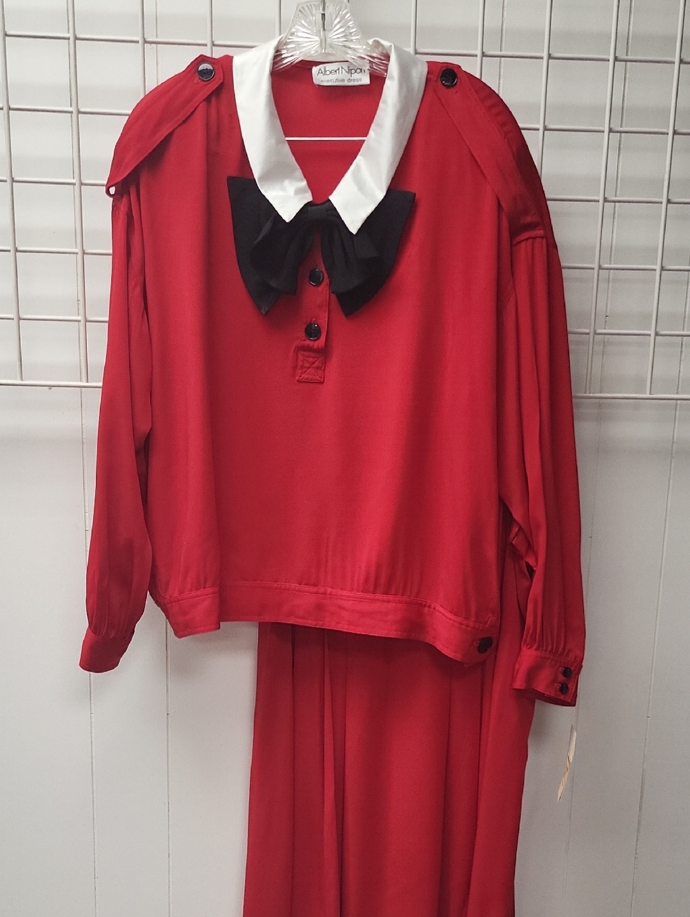 VTG. NWT 1970's Albert Nipon Red EXECUTIVE Top with MATCHING SKIRT, SIZE 16 - Picture 2 of 10